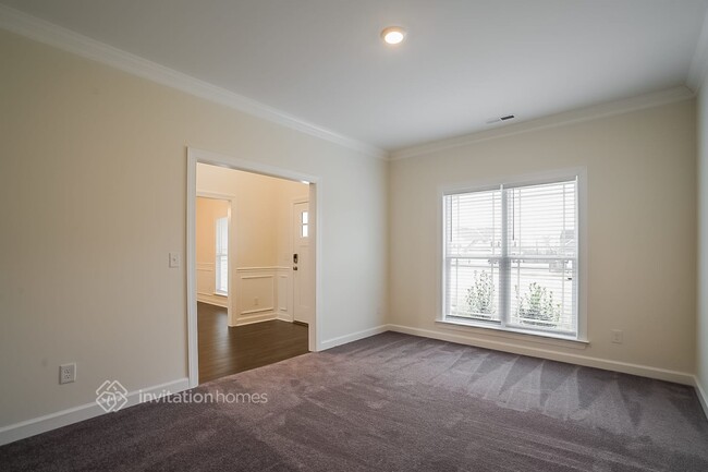 Building Photo - 1079 Vanguard Dr