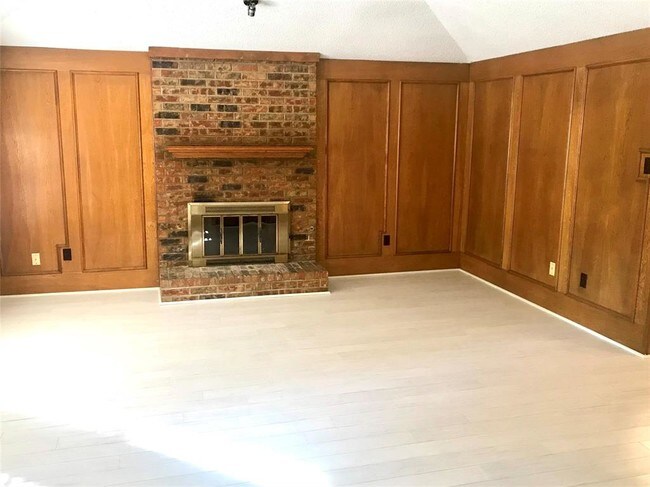 Building Photo - 2615 Appledale Ln
