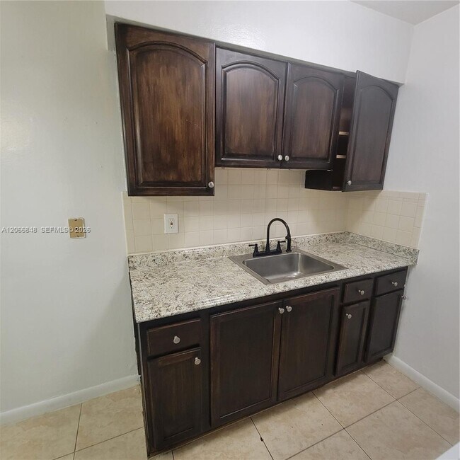 Foto del edificio - 1708 N 16th Ave