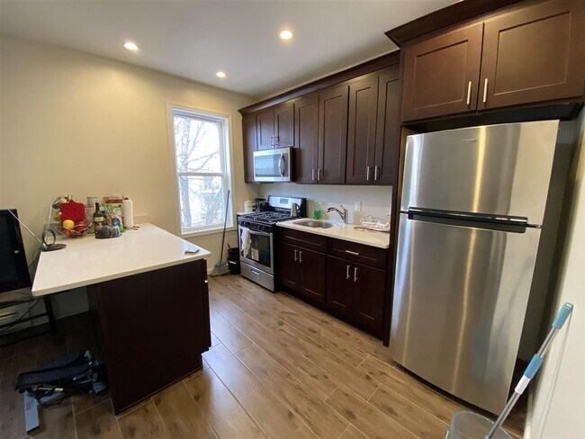 Foto del edificio - 4617 Cottage Ave