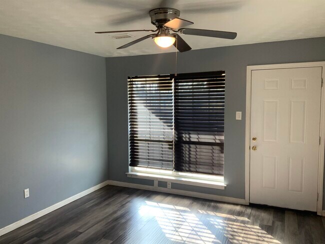Foto del edificio - 840 Pendleton St
