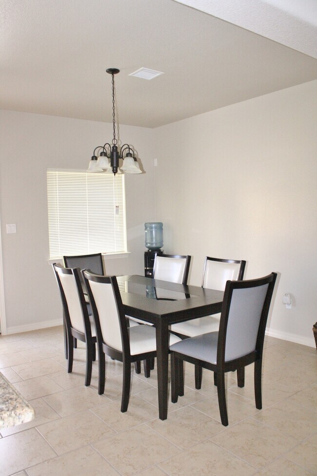 Building Photo - BEAUTIFULLY MAINTAINED EASTSIDE HOME AVAILABLE