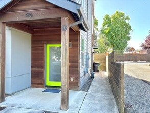 Building Photo - 416 N Alberta St