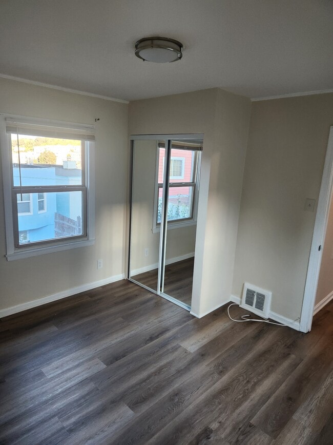 Building Photo - 128 Harkness Ave