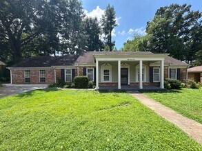 Building Photo - 5099 Oak Meadow Ave