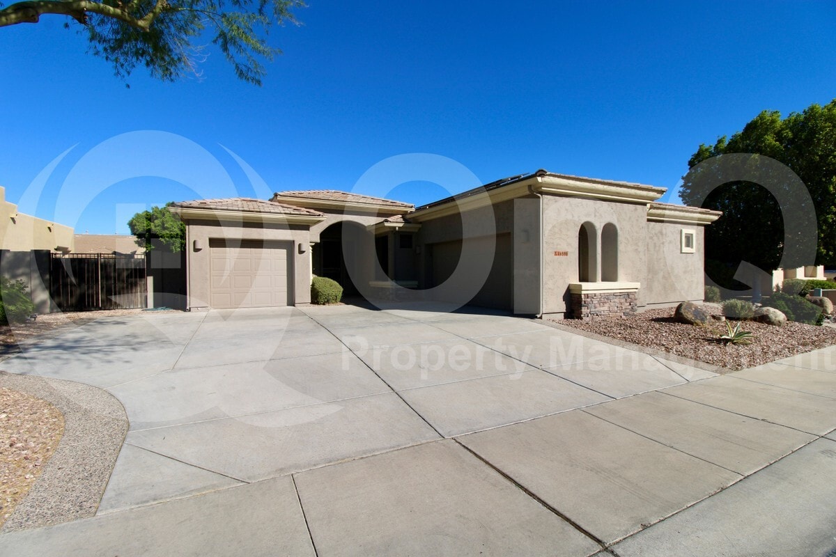 Foto principal - 14590 W Windsor Ave