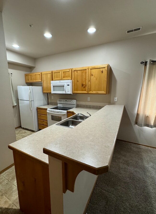 Foto del edificio - 35 S. White Oak Ln.