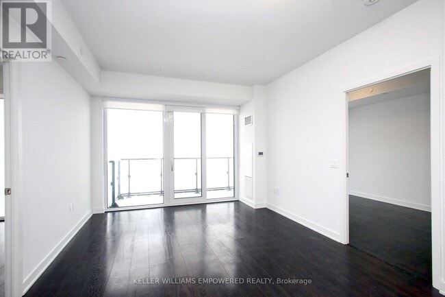 Building Photo - 105 Oneida Crescent