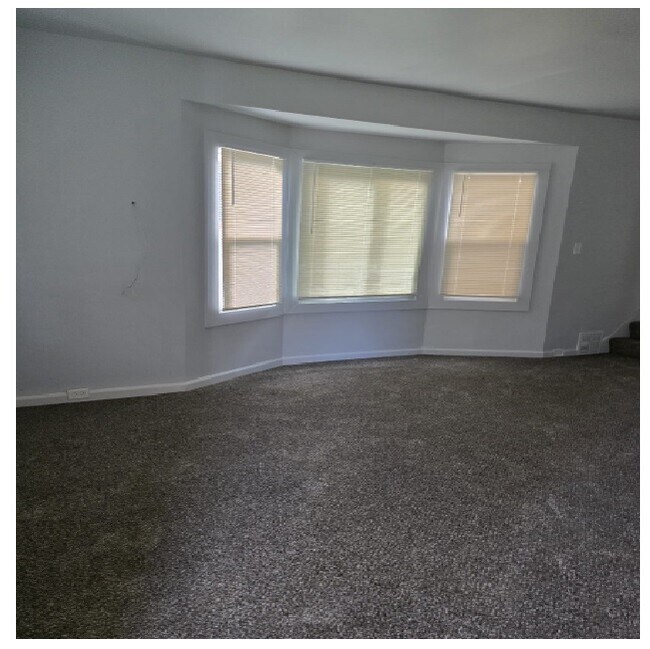 Building Photo - 149 Farrand Park