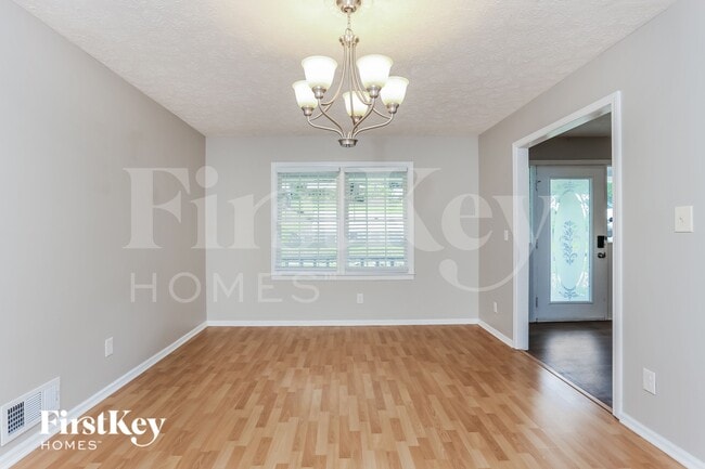 Foto del edificio - 3120 Oak Dr