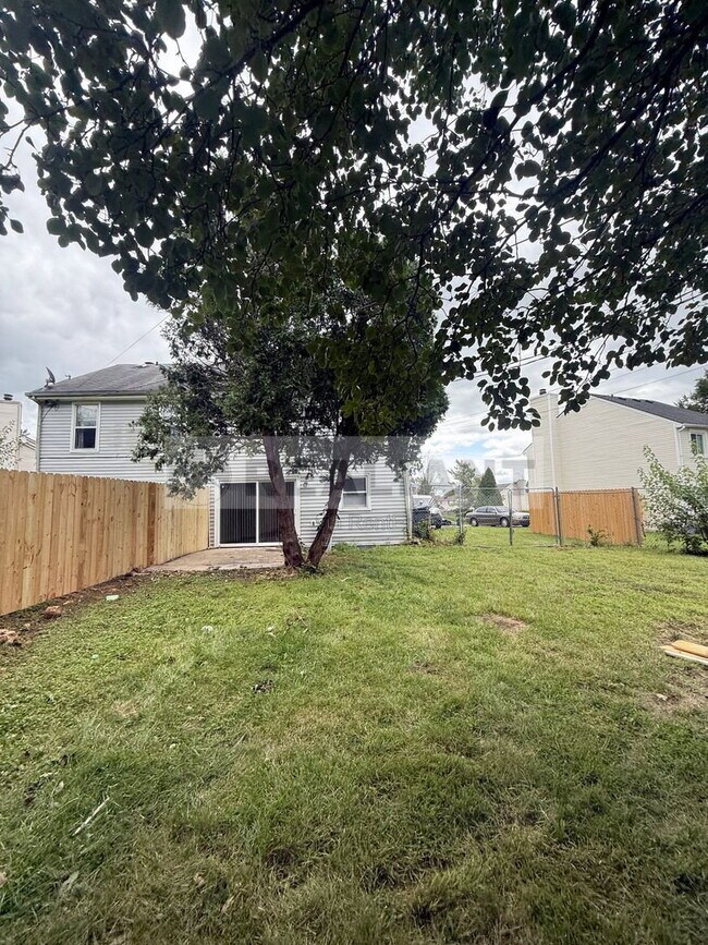 Foto del edificio - 3107 Glenridge Cir