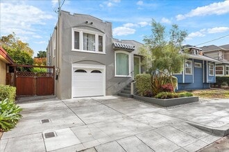 Building Photo - 1434 Paru St