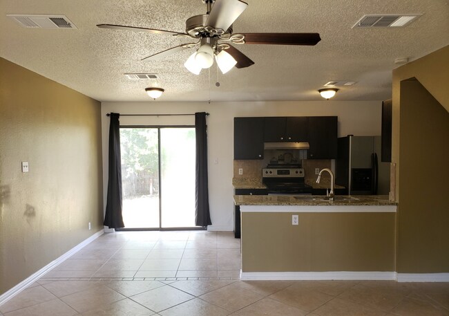 Foto del edificio - 7915 Ruby Meadow