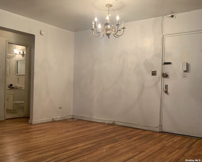 Foto del edificio - 144-30 Sanford Ave