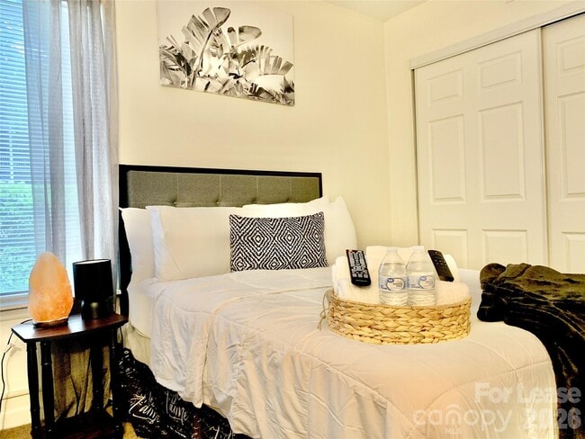 Foto del edificio - 500 Umstead Dr