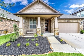 Building Photo - 24622 Royal Pike Dr