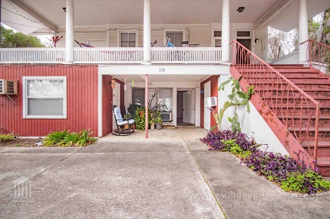 Building Photo - Midtown Studio in Historic House