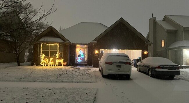 Building Photo - 8325 Opal Dr