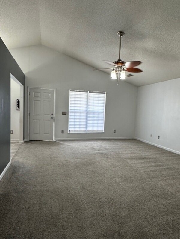 Building Photo - 117 Kelberry Ct