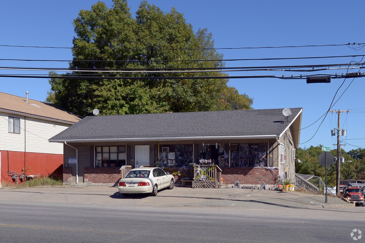 1151 N Montello St, Brockton, MA 02301 Apartments in Brockton, MA