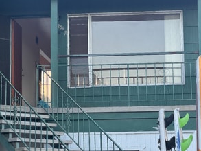 Building Photo - 3728 Ingraham St