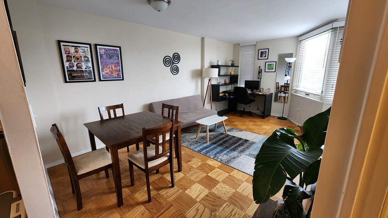 Primary Photo - 2800 Wisconsin Ave NW
