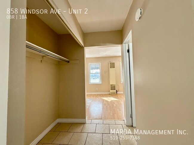 Building Photo - RENOVATED BACHELOR UNIT IN DOWNTOWN WINDSOR +GAS