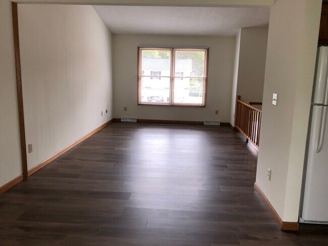 Building Photo - House for Rent! 3 Bedroom, 2.5 Bath