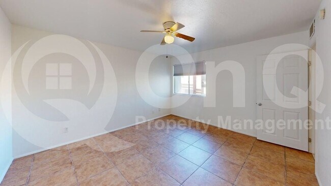 Foto del edificio - 812 S Langley Ave