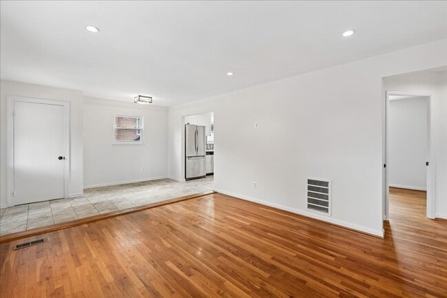 Photo - Remodeled in great location! 4 bedrooms 2 FB Walk to Metro House