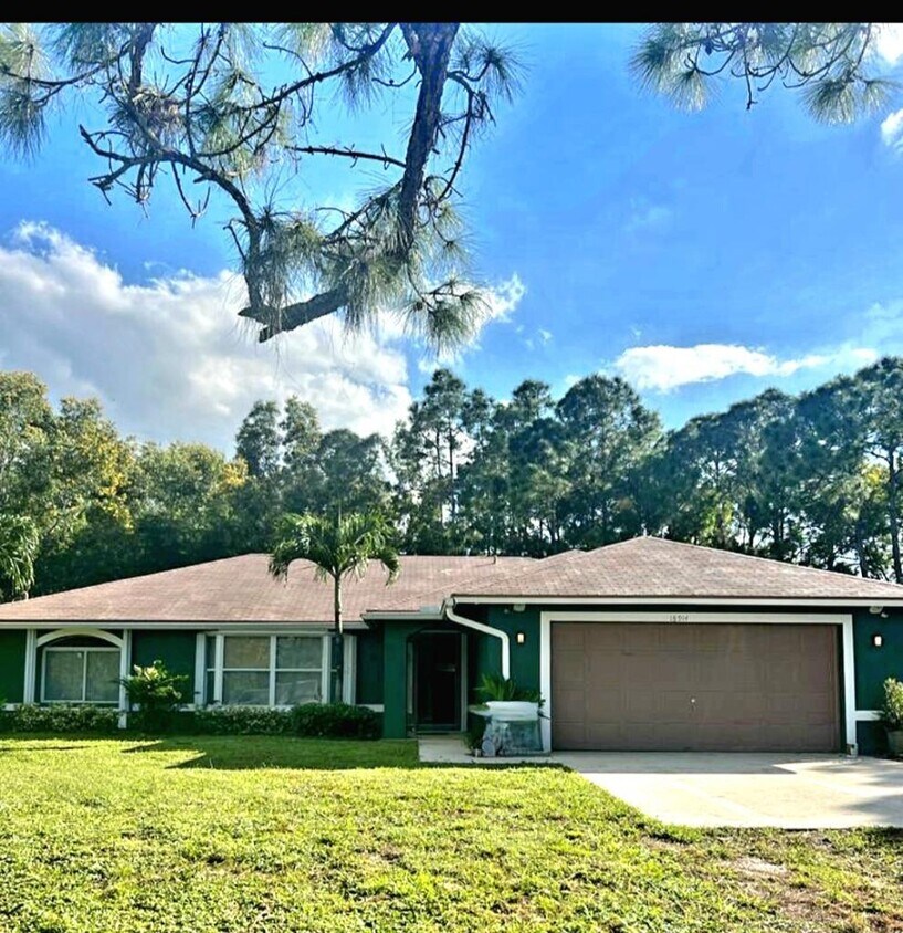 Foto principal - 18914 50th St N