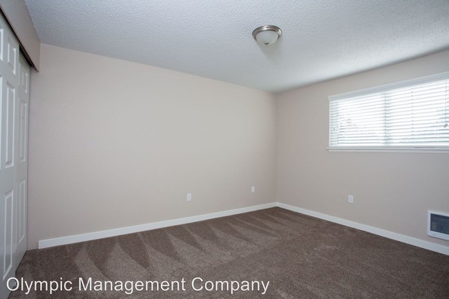 Foto del edificio - 416 127th St S