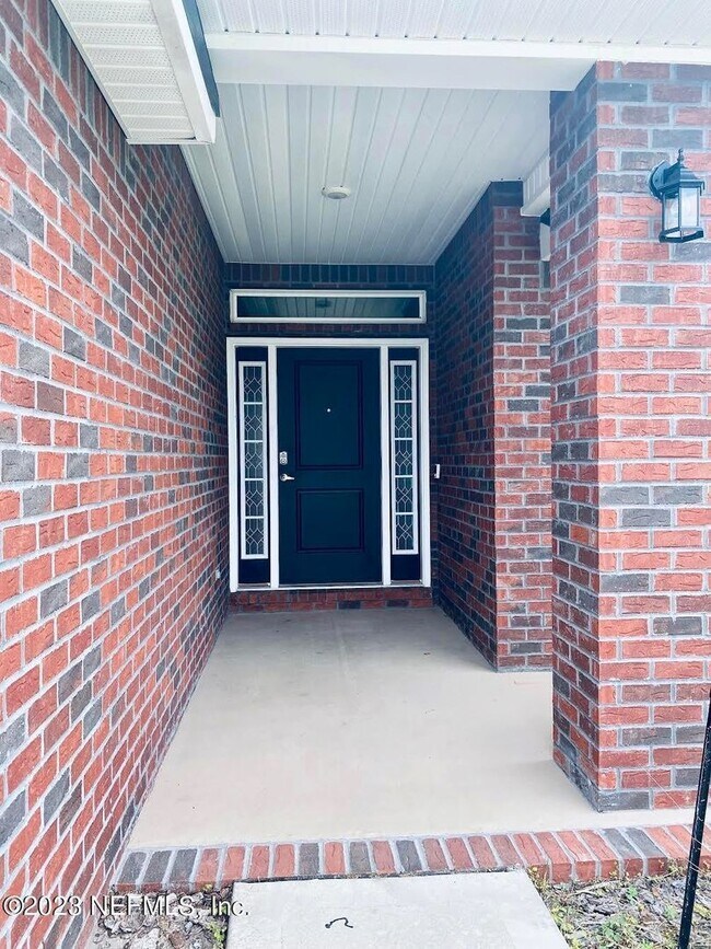 Foto del edificio - 7285 Gateway Ct