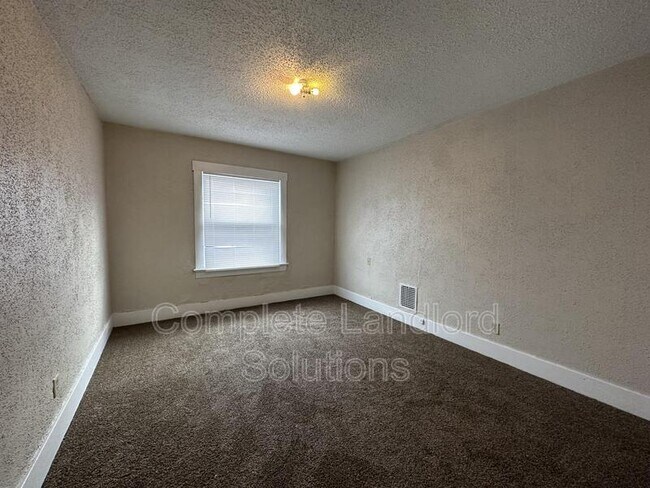 Foto del edificio - 1233 S 10th St