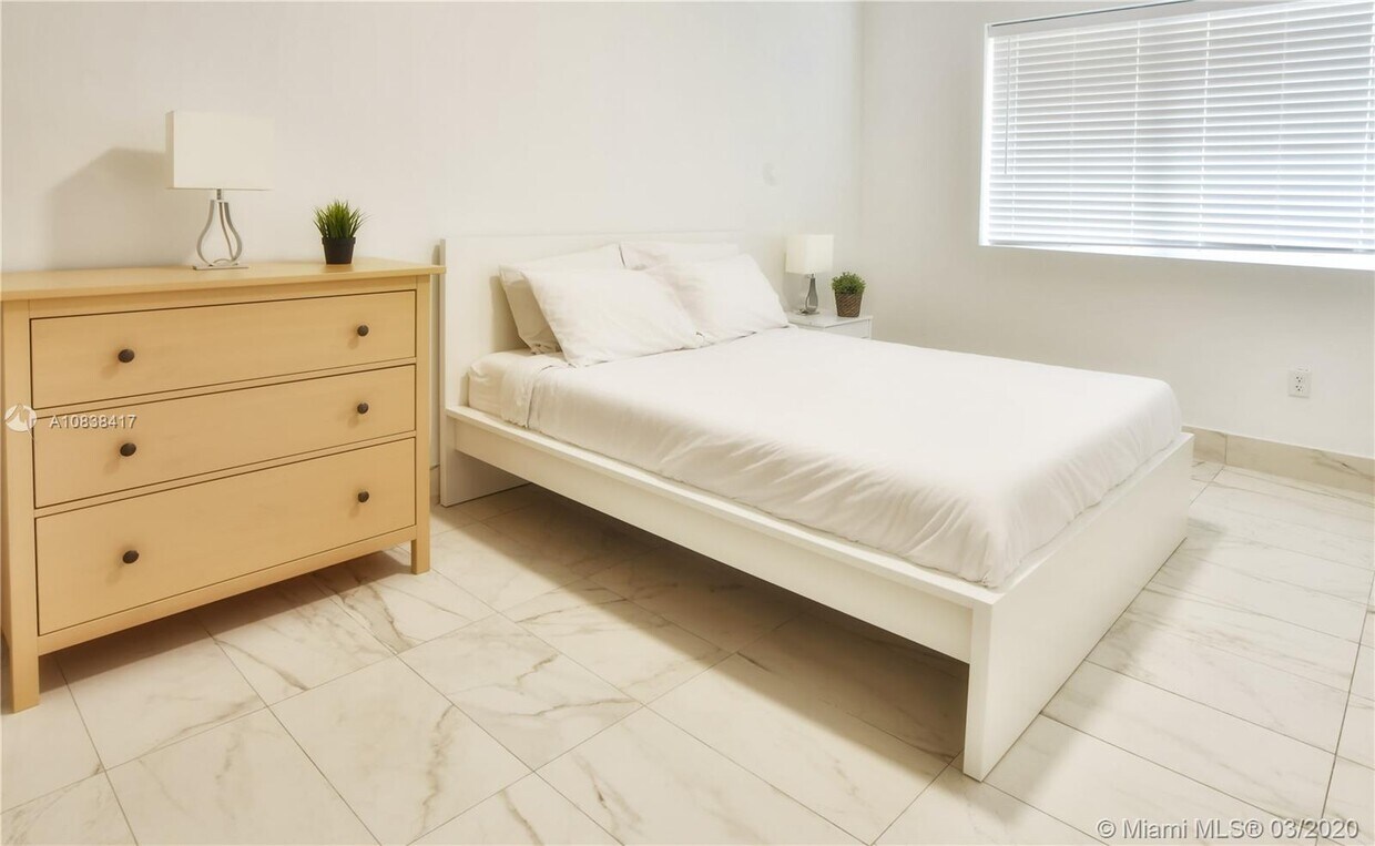 Foto del edificio - 7610 Harding Ave