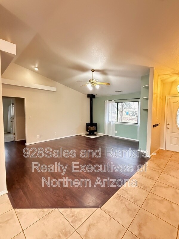 Building Photo - 11385 Homestead Ln