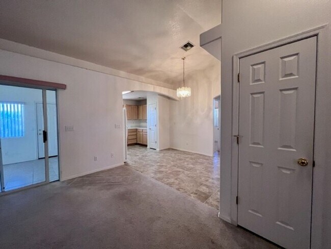 Foto del edificio - Silver Sands Community Home with fenced Yard 2BR plus bonus area