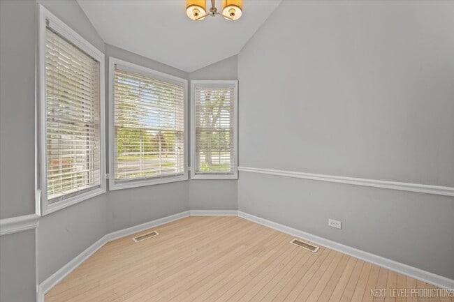 Building Photo - 1704 Napoleon Dr