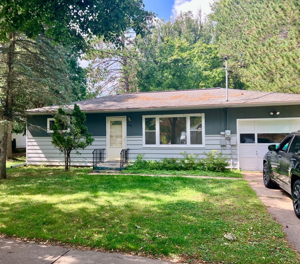Primary Photo - 2 Bedroom House by Lake Wausau