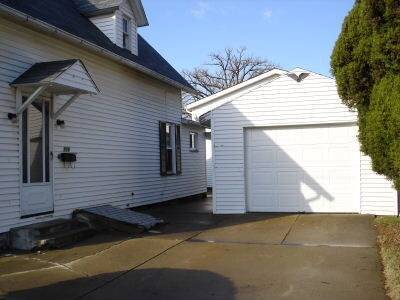 Building Photo - 716 Spruce Ave SW