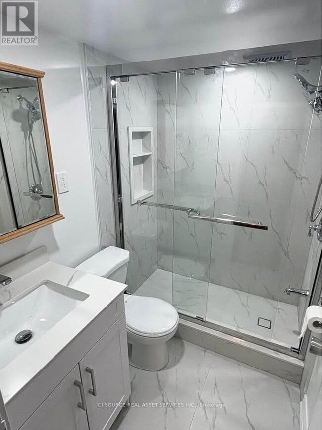 Photo du bâtiment - 61 Christina Crescent