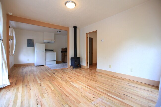 Building Photo - 516 S 8th Ave