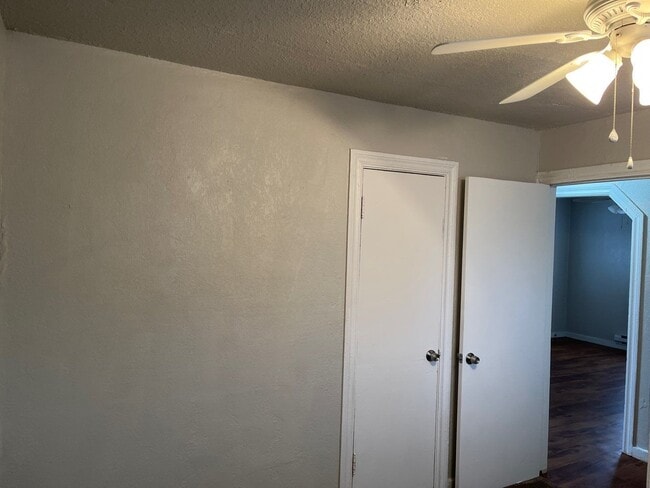 Building Photo - 1411 N Klein Ave