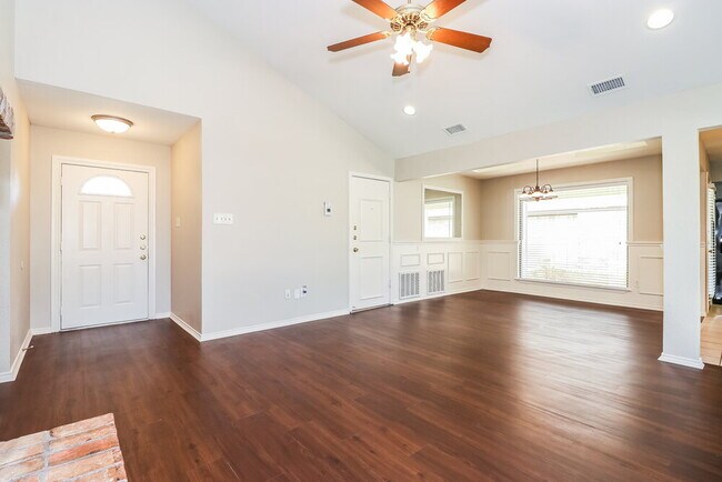 Foto del edificio - 3816 Ashley Ln