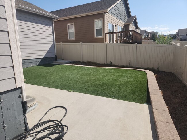 Building Photo - Fantastic Home- 4 Bed, 3.5 bath, 3 car gar...