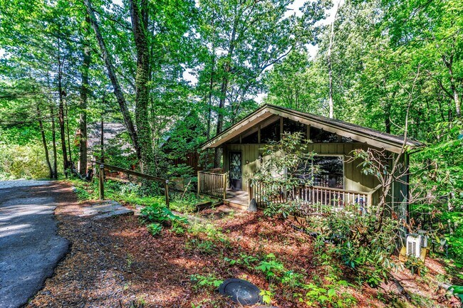 Foto del edificio - 50 Woodhaven Rd