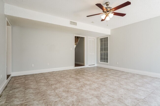 Building Photo - 4 BR/2BA | Updated Single Family Home | Gorgeous hardwoods | Storage attic!