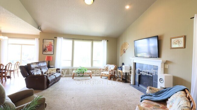 Foto del edificio - 2143 NW Sterling Ave