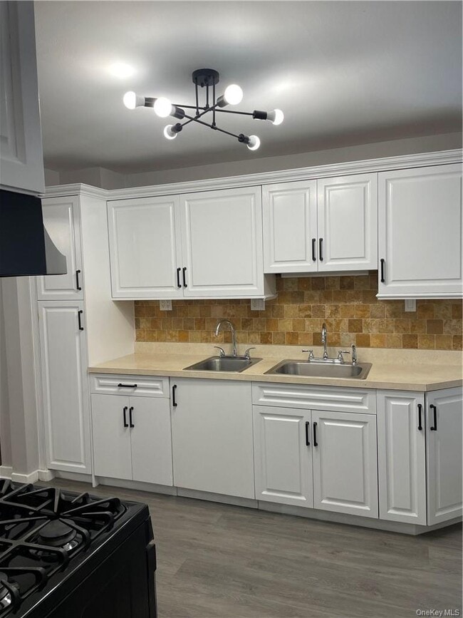 Foto del edificio - 7 Castle Dr