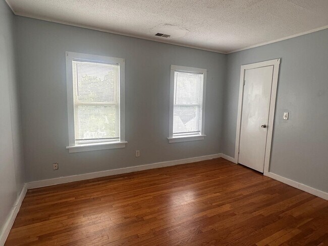 Foto del edificio - 14 Addison Ave